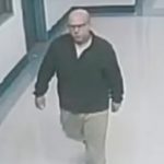 VIDEO: Recluso se fuga luciendo un disfraz ridículamente común