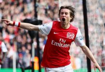 El checo Tomas Rosicky se retira del fútbol profesional