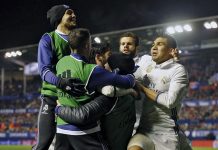 Barsa golea; el Madrid no falla y sigue líder