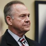 Líder del Congreso de EEUU pide retirada de Roy Moore