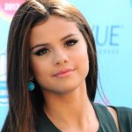 Selena Gomez presume cuerpazo en ajustado leggings
