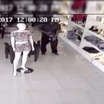 Video: Pareja roba pantalones en una tienda de Chinandega
