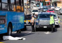 Costa Rica: Hombre muere tras ser arrollado brutalmente por un bus