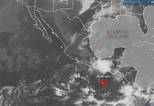 Adrián se debilita y causa lluvias en el sur de México