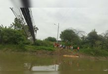 Ecuador: Desplome de puente peatonal deja 32 heridos