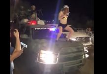 Mexicana baila sensualmente en patrulla y le encajan la #LadyMilitar