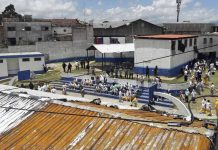 Motín en correccional de menores deja 12 heridos en Guatemala
