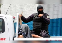 Capturan en El Salvador a dos policías por violación sexual y robo