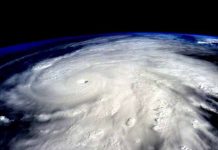 Irma se mantiene como un «poderoso huracán» en su ruta rumbo al Caribe
