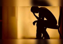 Argentina: Hombre se pierde en guaro, se duerme y amigo «le pasa la cuenta»