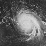 El huracán María baja a categoría 4 pero sigue peligroso cerca de Puerto Rico
