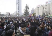 Chile: estudiantes marchan por educación gratis y de calidad