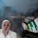 Queman autobús y dejan fuerte mensaje contra la visita del papa en Chile