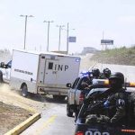 Trasladan a más de 800 reos de principales cárceles de Honduras a nueva prisión