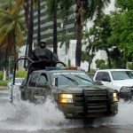 Huracán Max toca tierra y causa tormentas fuertes en el sur de México