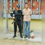 Hombre cae preso por robar un gallo en Guatemala