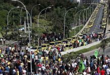 Brasil: Taxistas paralizan Río de Janeiro con protesta contra Uber