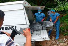 México: Mujer degüella a sus dos hijos, envía fotos al marido y se suicida