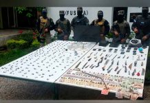 Incautan armas, drogas, celulares y hasta router en operativos en penal de Honduras