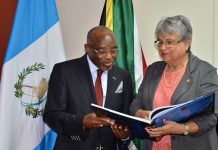 Guatemala estudia abrir una embajada en Sudáfrica