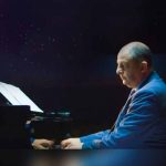 Video: Presidente tico toca «City Of Stars» para Emma Stone