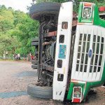 Autobús se vuelca y deja17 lesionados en El Salvador