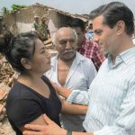 México inicia reparto de apoyos para iniciar reconstrucción tras los sismos