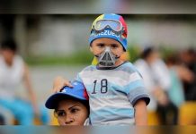 Condenan uso de niños en protestas opositoras en Venezuela