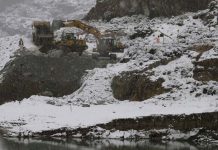 Chile: Rescate de mineros atrapados seguirá pese a que mina está inundada
