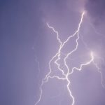 Bolivia: Rayo fulmina a una pareja que se transportaba en una motocicleta