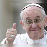 Presentan el «papamóvil» que usará Francisco durante su visita al Perú