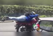 Video Viral: Motociclista insensato reta a la muerte con show de acrobacia