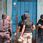 Asesinan de 36 puñaladas a mujer en San Salvador