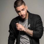 Maluma «afinca» a fanática en mero concierto en Miami