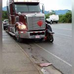 Motociclista muere tras chocar contra camión en Costa Rica