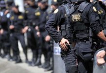 Turba mata a golpes a un policía en Guatemala
