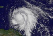 El huracán Ofelia se debilita hasta llegar a categoría 1 en su ruta a Irlanda
