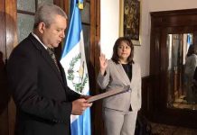 Juramentan a nueva encargada de Bienestar Social de Guatemala