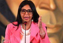 Canciller venezolana llega a San Salvador para reunión de la Celac