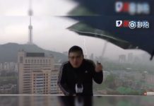 Video: Rayo impacta a reportero cuando informaba sobre el clima