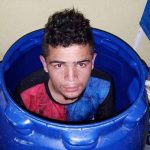 Honduras: Sujeto quiso burlar a la policía al estilo de El Chavo del 8