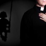 Renuncia cura denunciado por pedofilia en Argentina