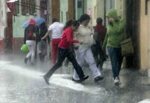 El Salvador en vigilancia por posible entrada de depresión tropical
