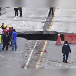 Destituyen a funcionario federal mexicano por socavón que causó dos muertes