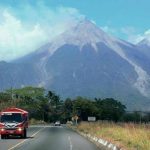 Volcán de Fuego lanza ceniza a zona aledaña a capital guatemalteca