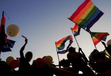 México: Transexuales celebran cambiar de nombre en actas de nacimiento
