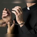 Cura acusado de abusos sexuales a niñas se entrega a la Justicia Argentina