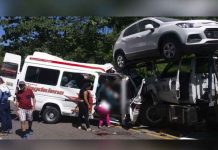 Fuerte choque entre autobús y camión deja diez muertos en el noreste de Colombia