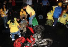 Mujeres arriesgan sus vidas para brindar auxilio en El Salvador