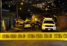 Costa Rica: Vecinos agreden a policías por matar a balazos a un nicaragüense